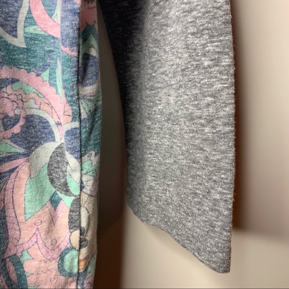 Women’s Lularoe Paisley Minnie Mouse Jersey Shirt - Picture 10 of 14